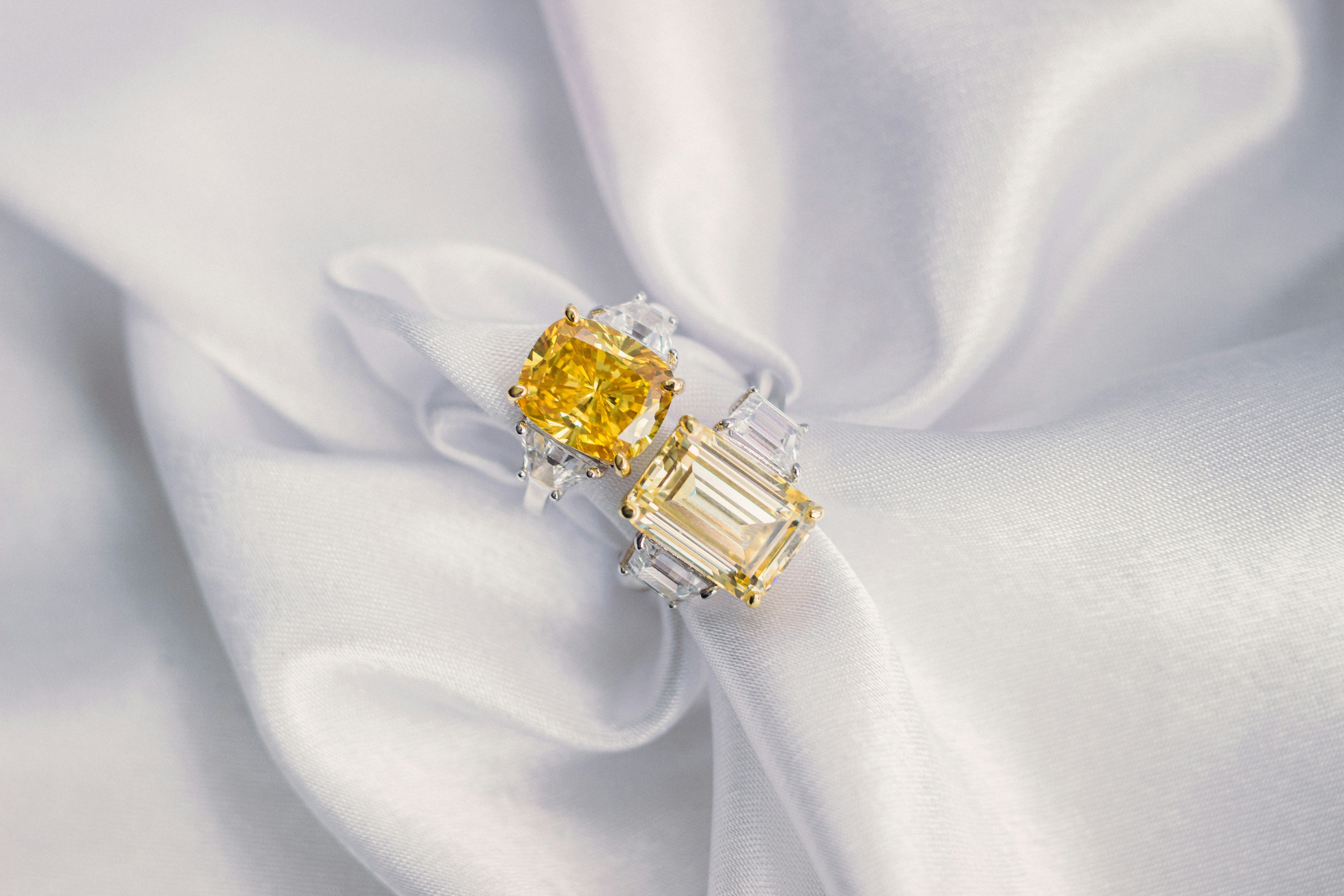 Luxe ringen met prachtige gele stenen