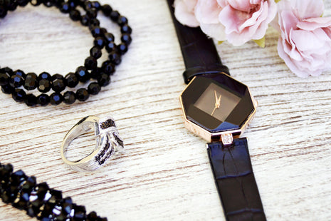 Luxe dames horloge met zwarte lerenband